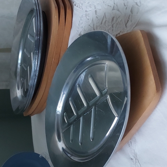 Unique Vintage Other - 4 of Fajita aluminum fajita steak plate and wooden underplate